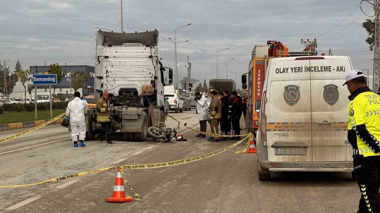 Hatay'da Tır-Motosiklet Kazası: Anne ve 2 Aylık Bebek Yaşamını Yitirdi