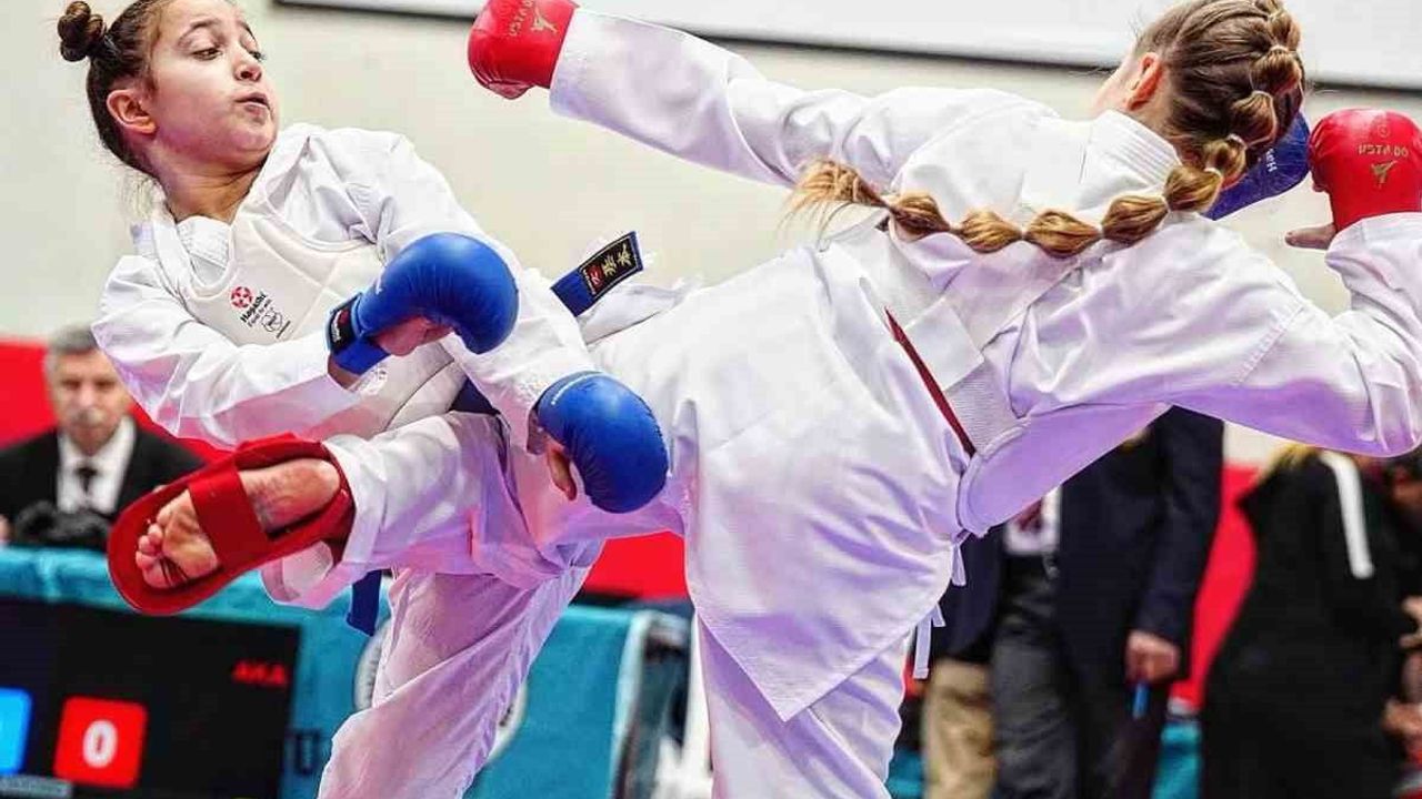 Hatay’da Yaklaşık 1.500 Sporcunun Katıldığı Karate Etkinliği: Deprem Sonrası Moral ve Dayanışma