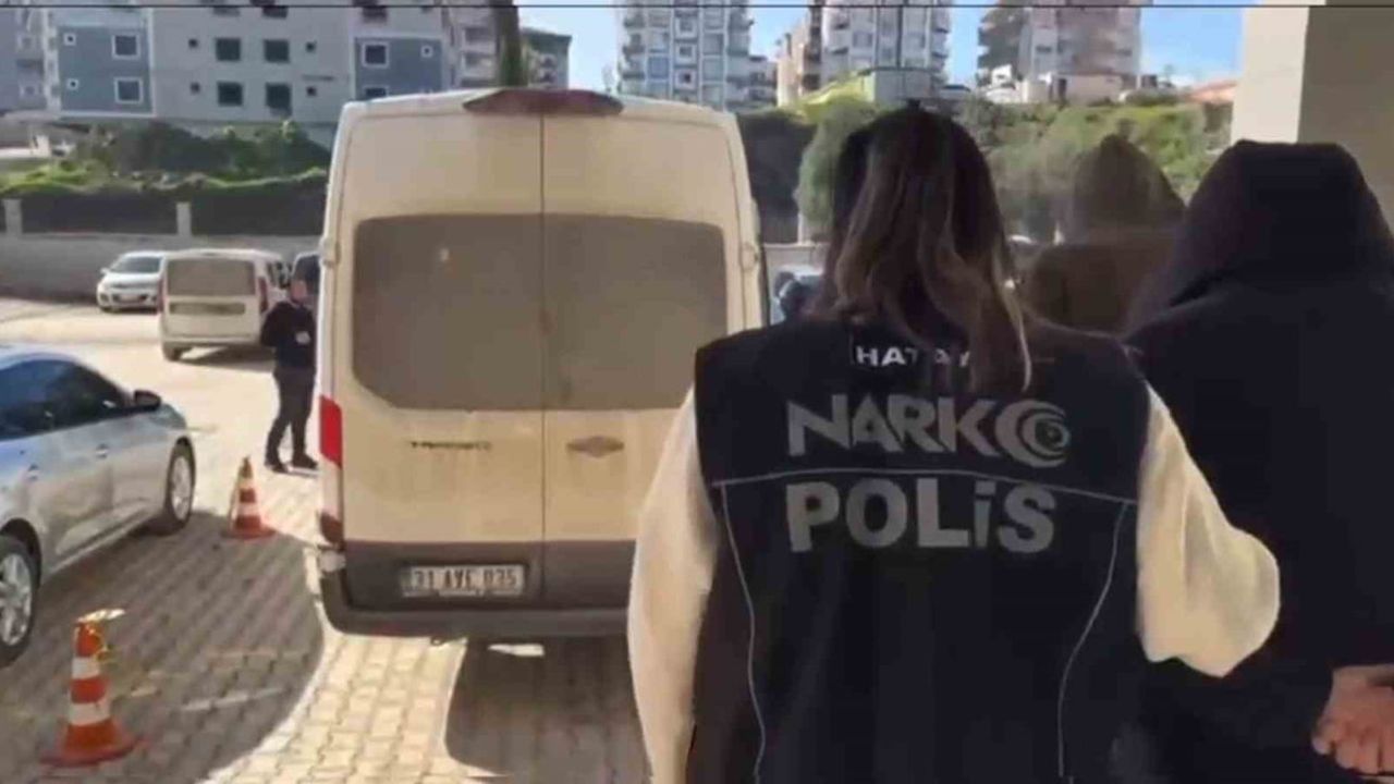 Hatay'da yılbaşı öncesi asayiş denetimi: 52 aranan şahıs yakalandı, 23 tutuklandı