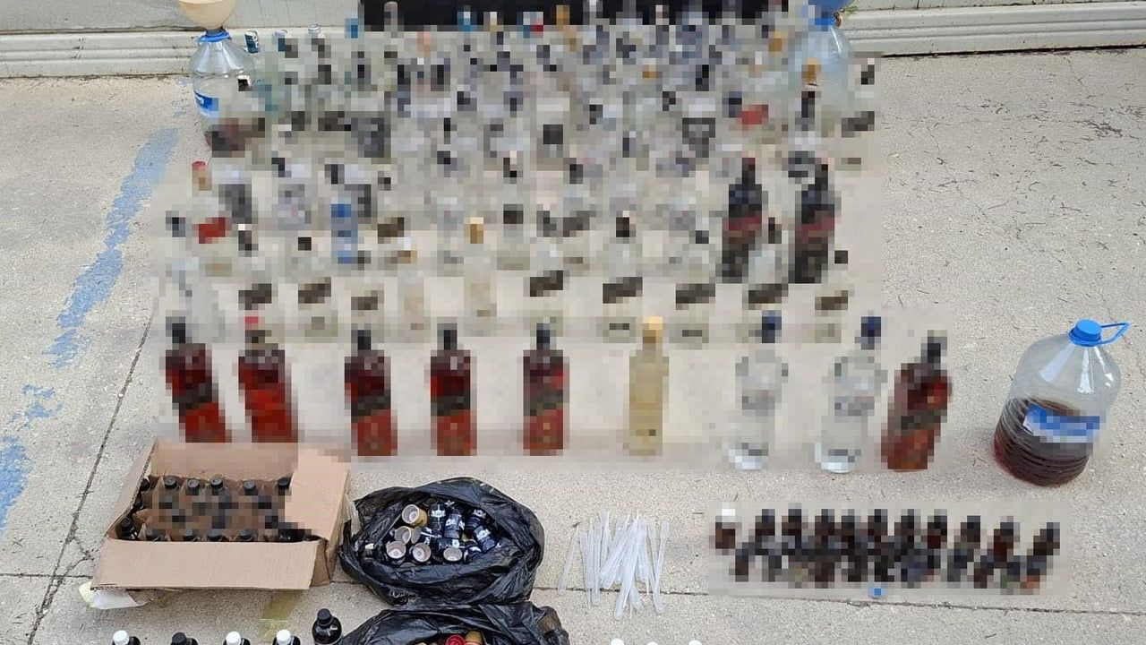 Hatay'da yılbaşı öncesi operasyonda 1.020 litre el yapımı alkol ele geçirildi