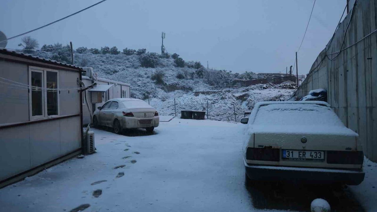 Hatay’da Yoğun Kar Yağışı Nedeniyle 10 İlçede Eğitime 1 Gün Ara