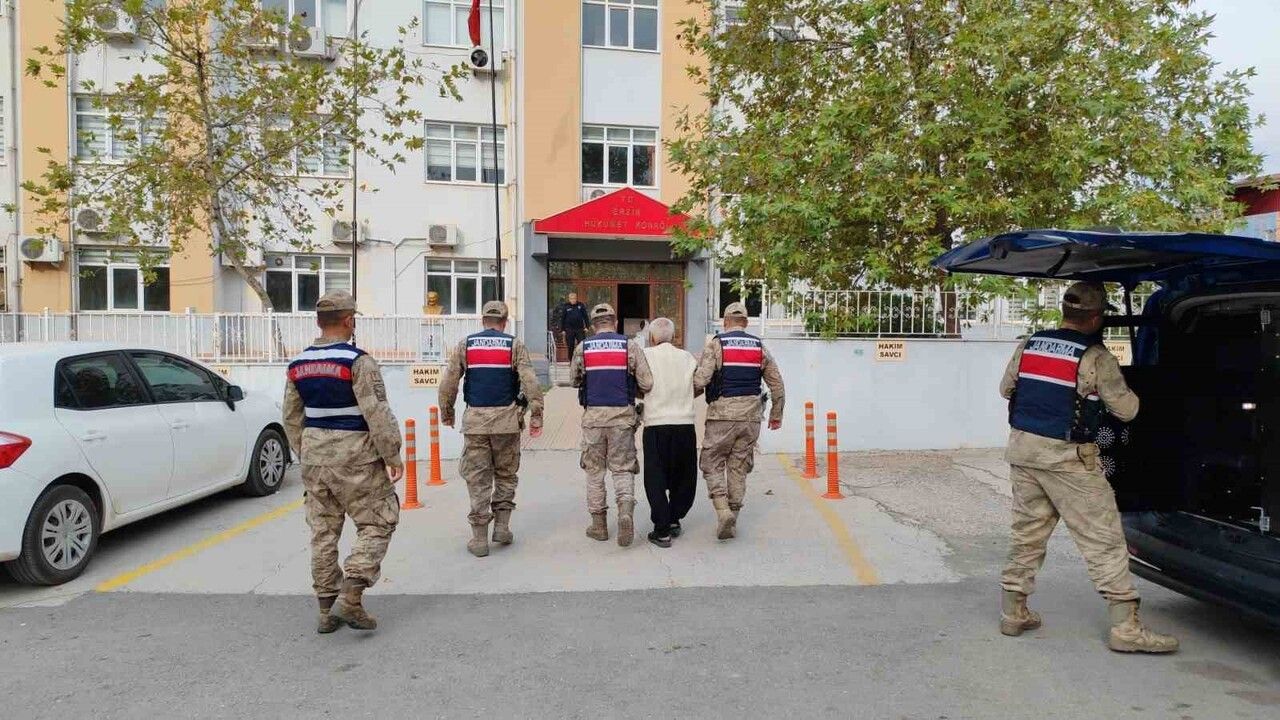 Hatay Erzin'de Eşini Öldürüp Banyoya Gömme Suçlaması: 77 Yaşındaki Şahıs Tutuklandı