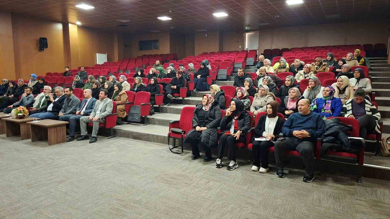 Hisarcık’ta 'Sağlıklı Ailede Roller ve İlişkiler' konulu konferans düzenlendi