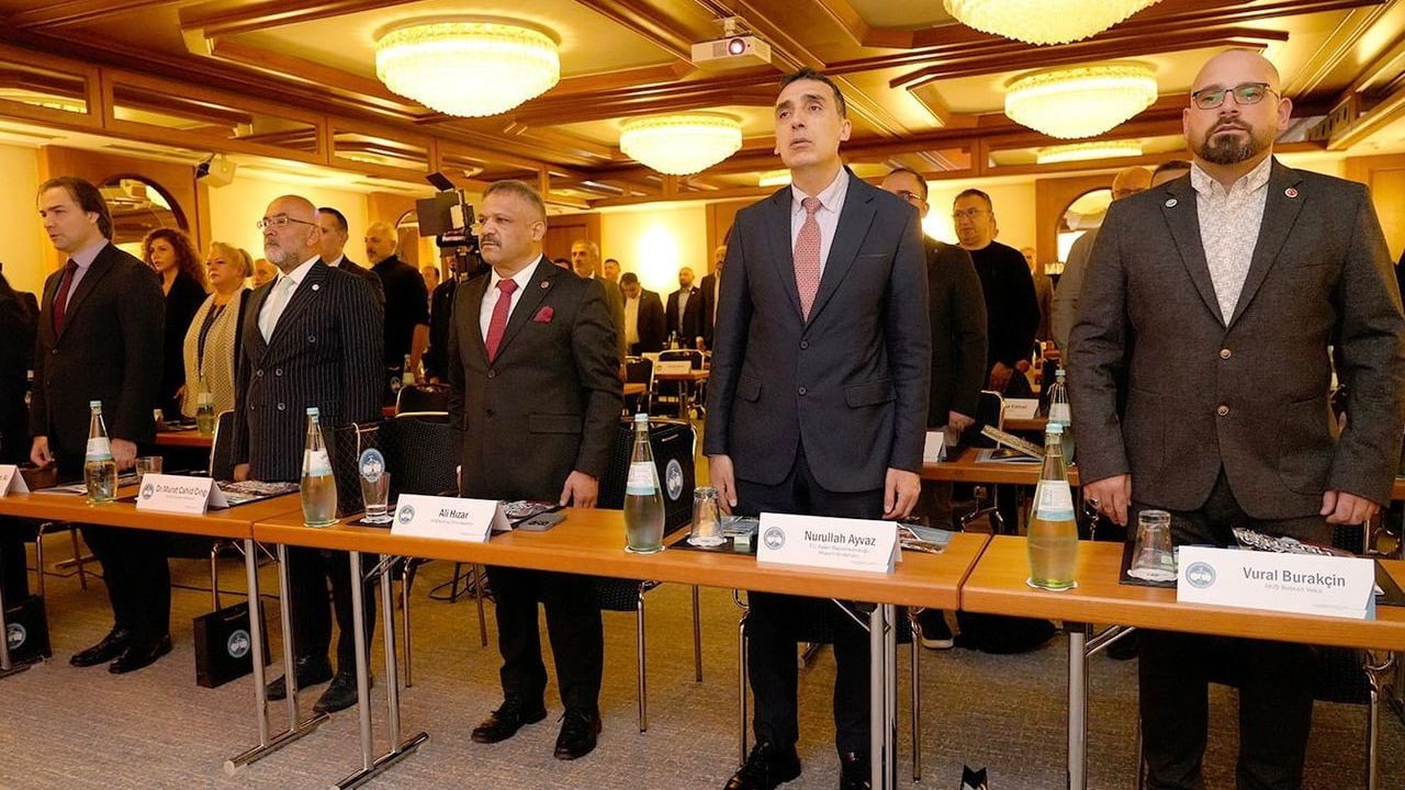 Hızar'dan çağrı: Avrupalı Türkler ve Göçmenler Bakanlığı kurulmalı