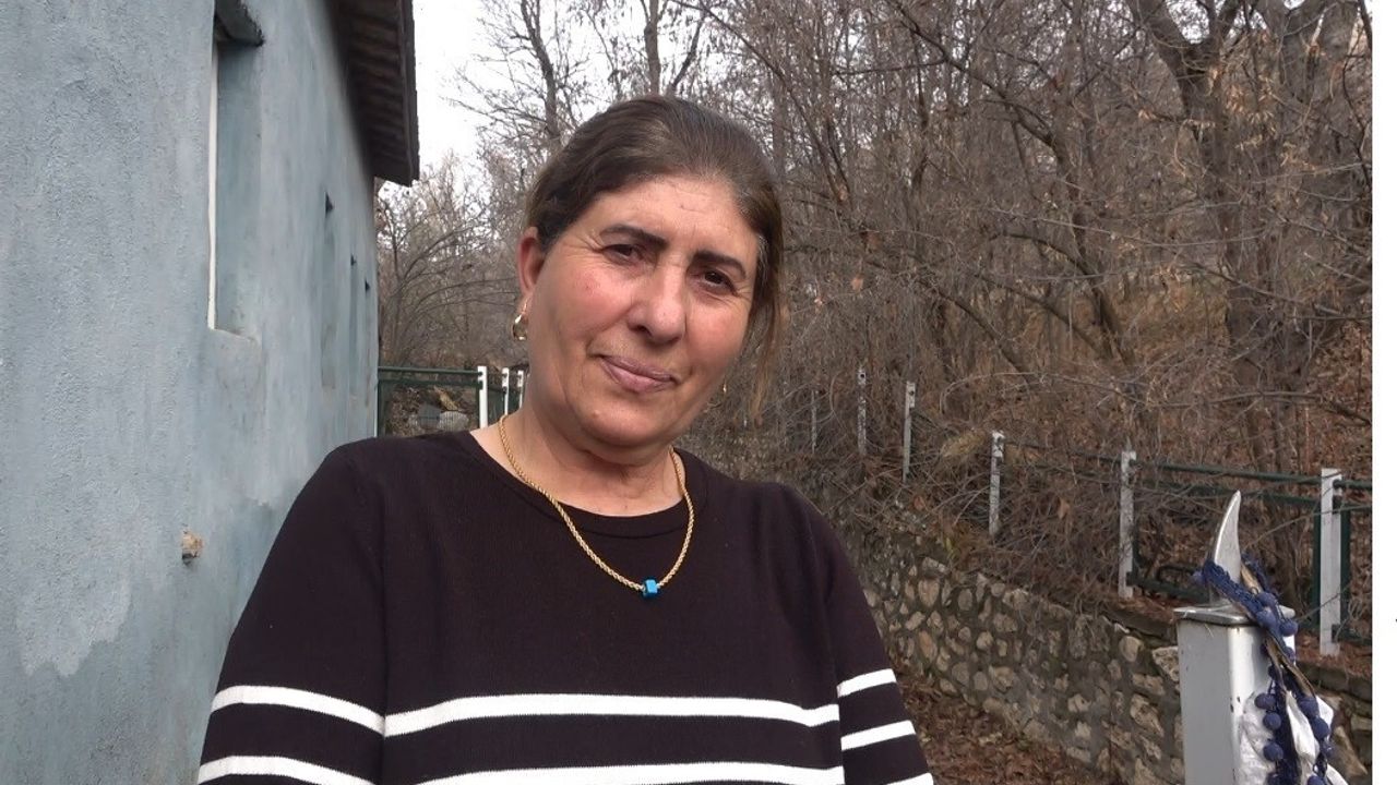 Hozat'ta kadın muhtar Yazgülü Almaz: Hayvancılık yapıp mahallesine hizmet ediyor