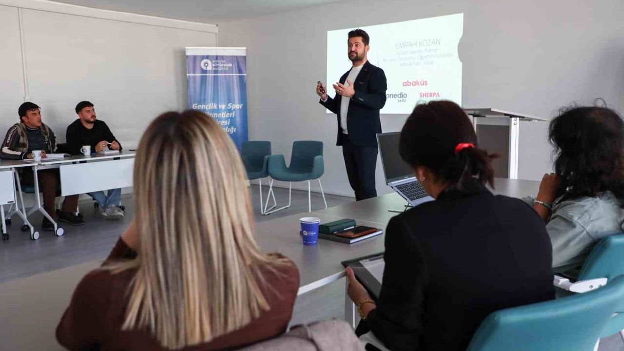 HUB Antalya'dan 'Fikirden Ürüne' Atölyesi: Girişimcilere Yapay Zeka Destekli Yol Haritası