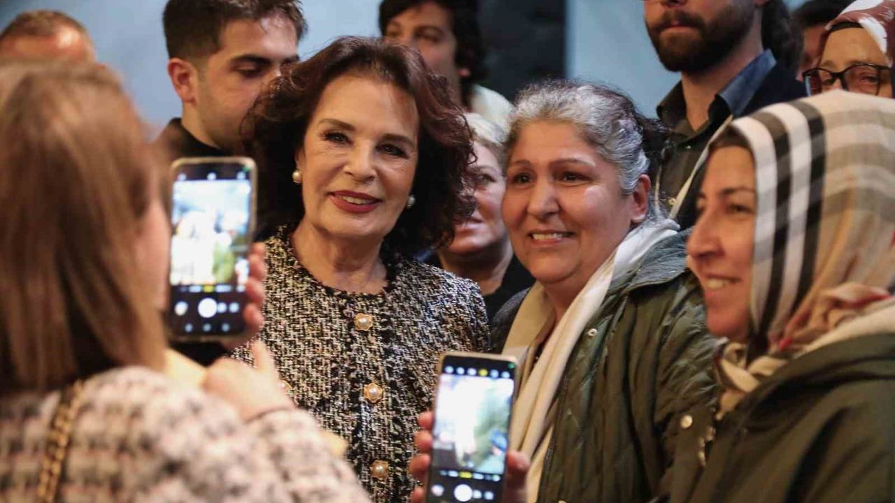 Hülya Koçyiğit: Halit Refiğ’in Berrin Menderes senaryosu ‘Şeytan Aldatması’ çekilemedi, rol içimde ukde kaldı