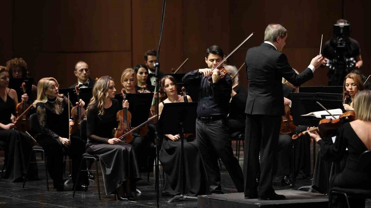 İDSO, 5 Aralık’ta Robert Lakatos ve Alfonso Scarano ile Romantik Senfonik Mirası Sahneledi