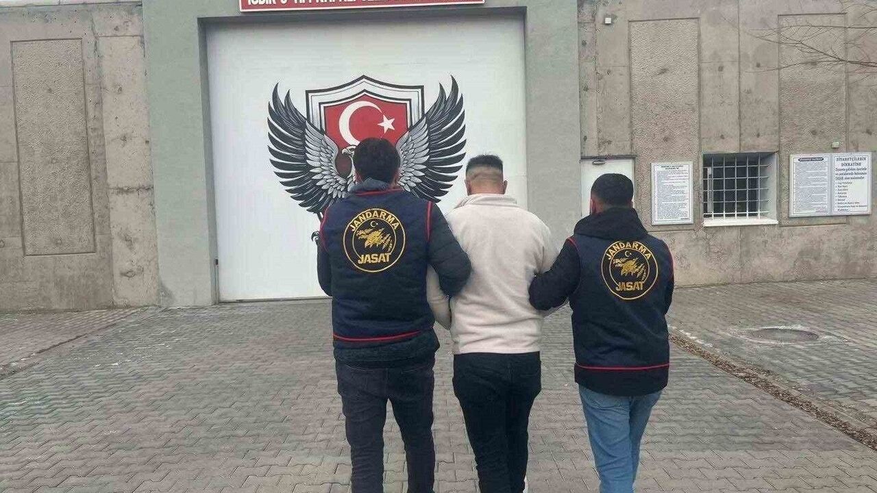 Iğdır'da Kesinleşmiş 26 Yıl Hapisle Aranan Şahıs Jandarma Tarafından Yakalandı
