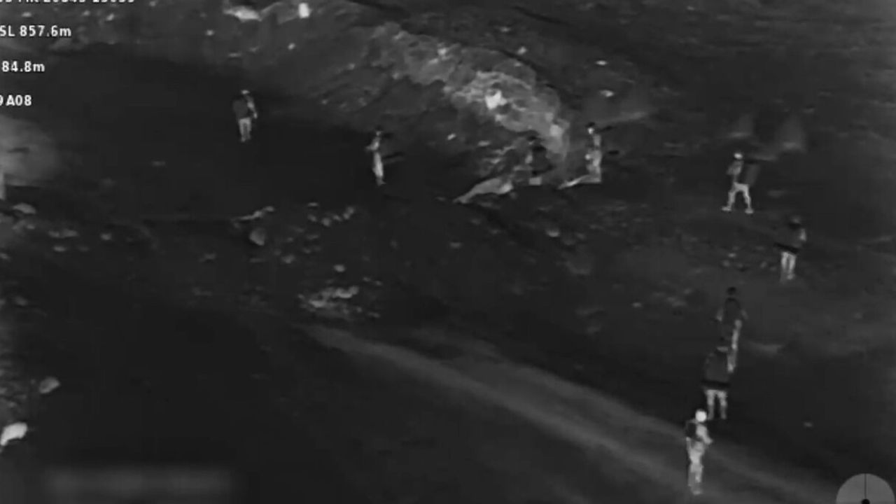 Iğdır'da termal kameralar ve İHA ile göçmen takibi: 11 Afgan yakalandı, 3 organizatör adliyeye sevk edildi