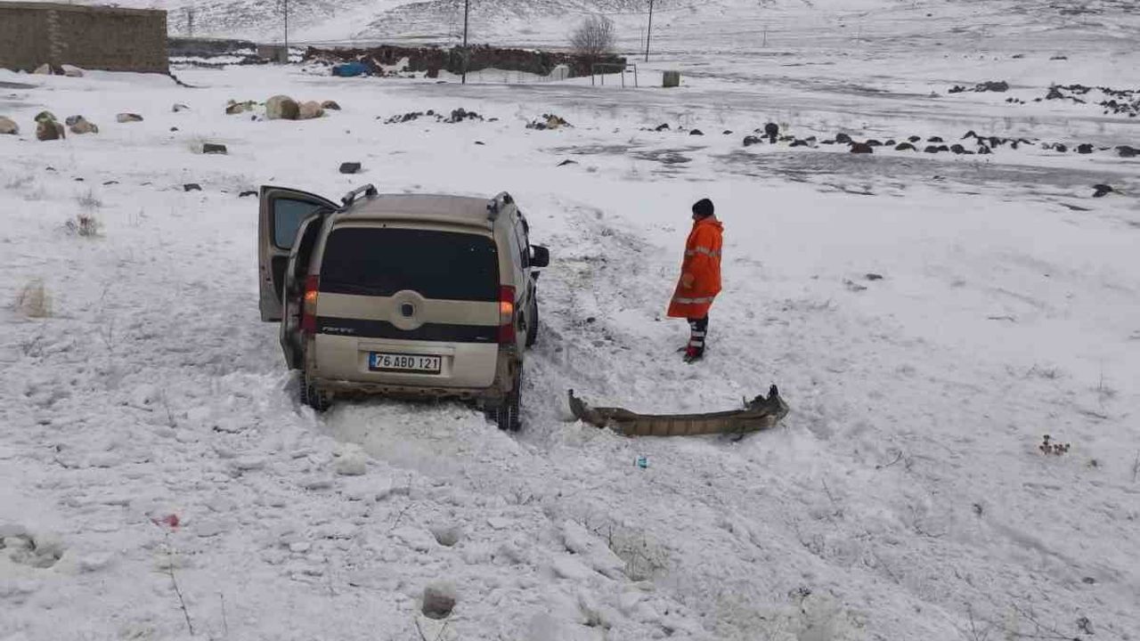 Iğdır–Doğubayazıt yolunda zincirleme kaza: 3 yaralı, dört araç şarampole girdi