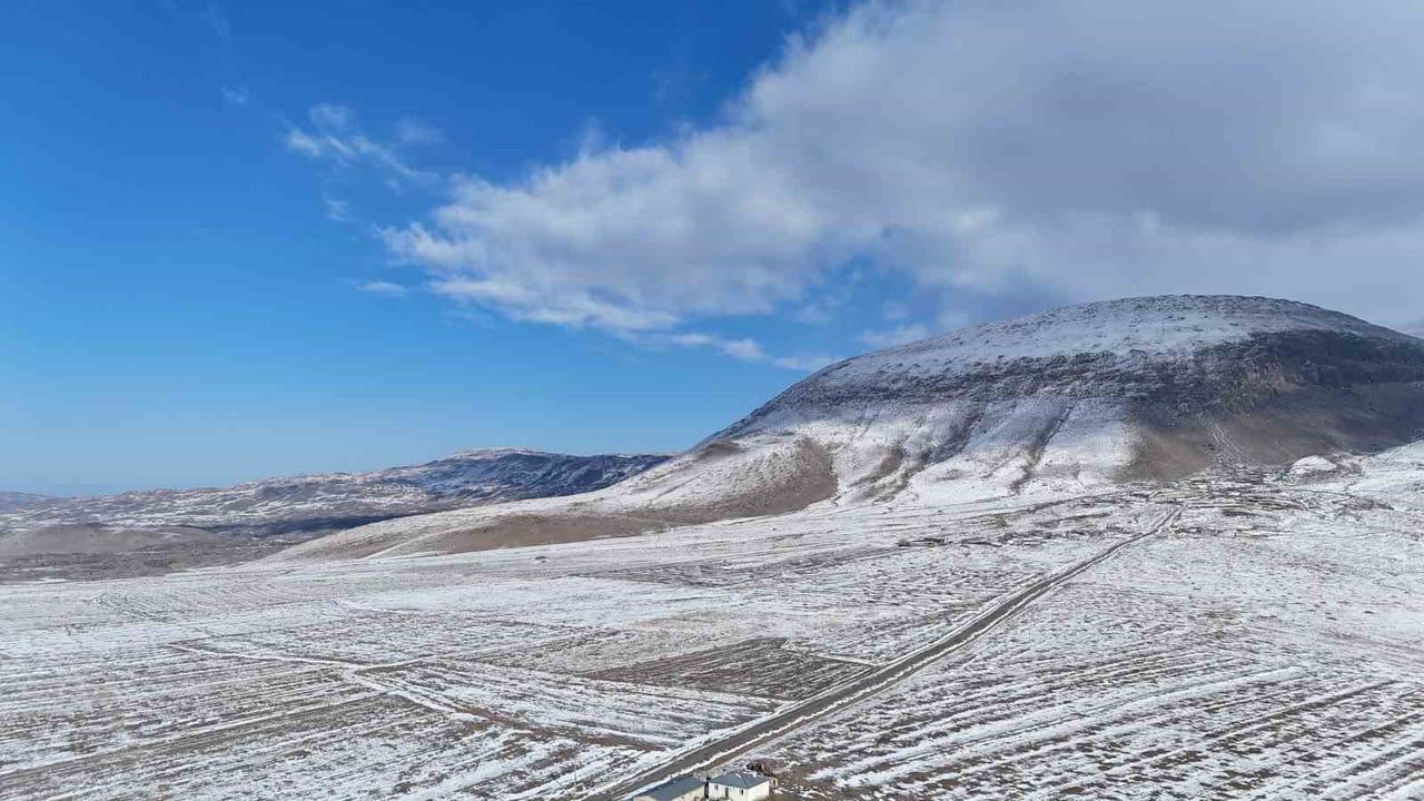 Iğdır’ın zirvelerinde kartpostallık kar manzaraları: Kavaktepe, Caf ve Karagüney havadan görüntülendi