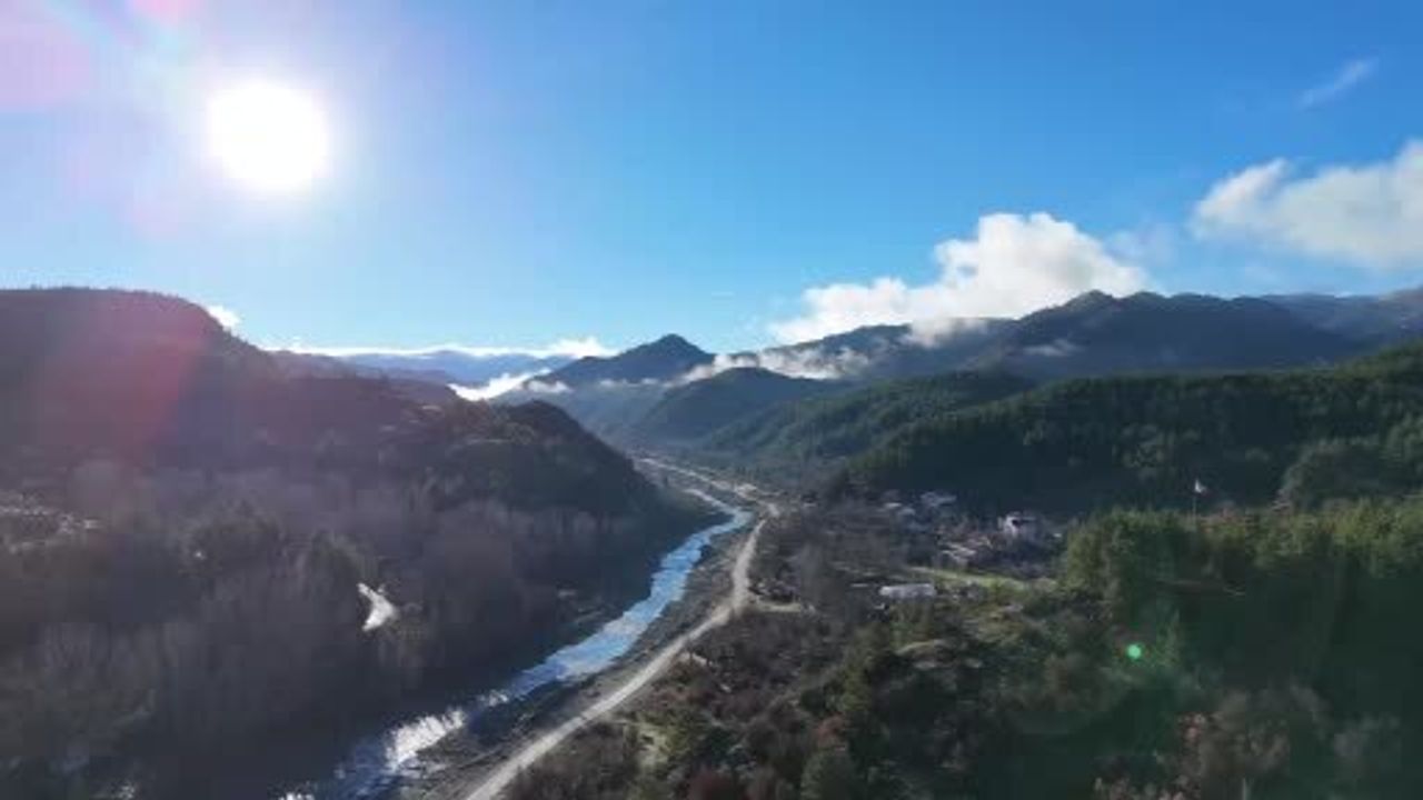 İhsangazi'de Sabah Sisi, Ormanlarla Buluşarak Kartpostallık Görüntüler Oluşturdu