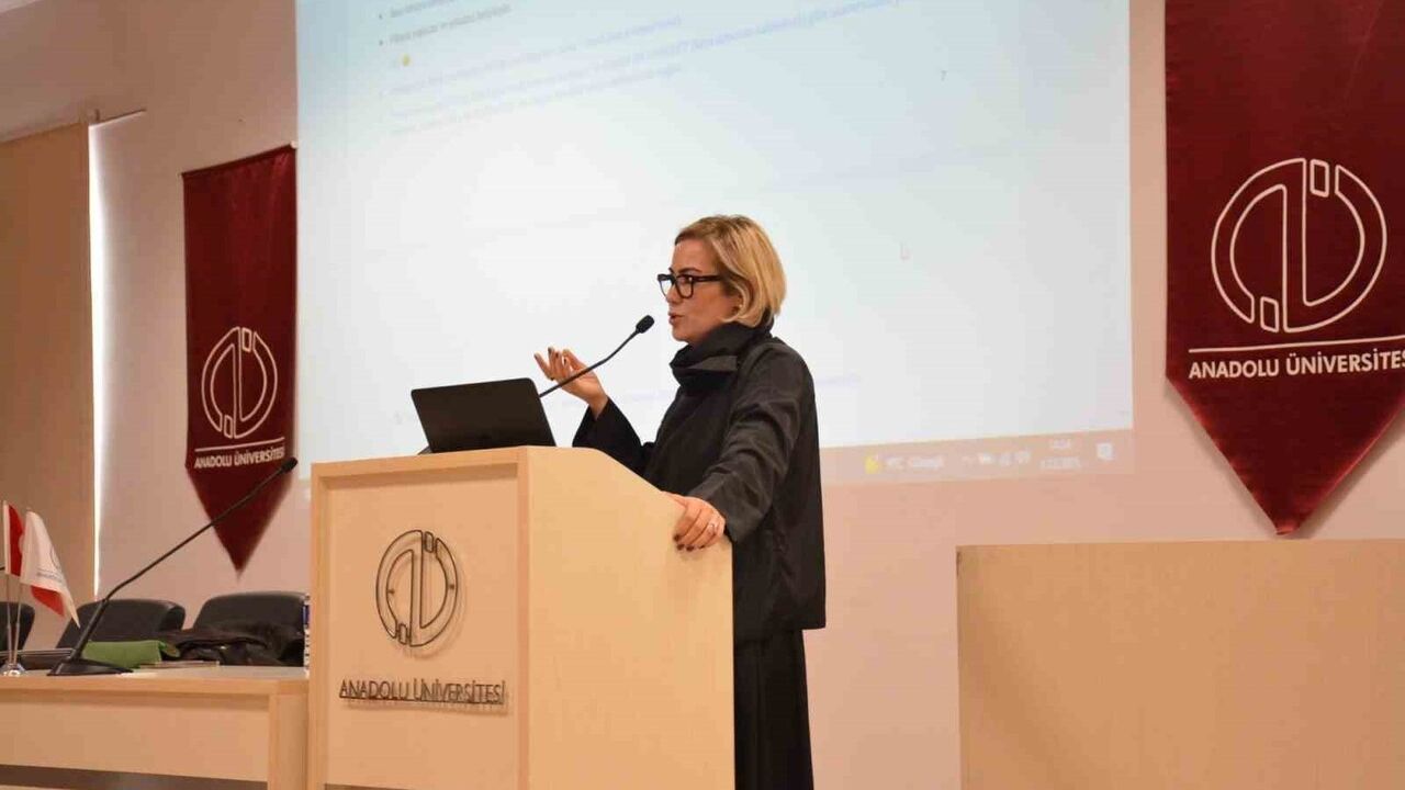 İletişim Buluşmaları'nda belgesel sineması: Esin Özalp Öztürk uluslararası strateji ve pitching deneyimlerini paylaştı