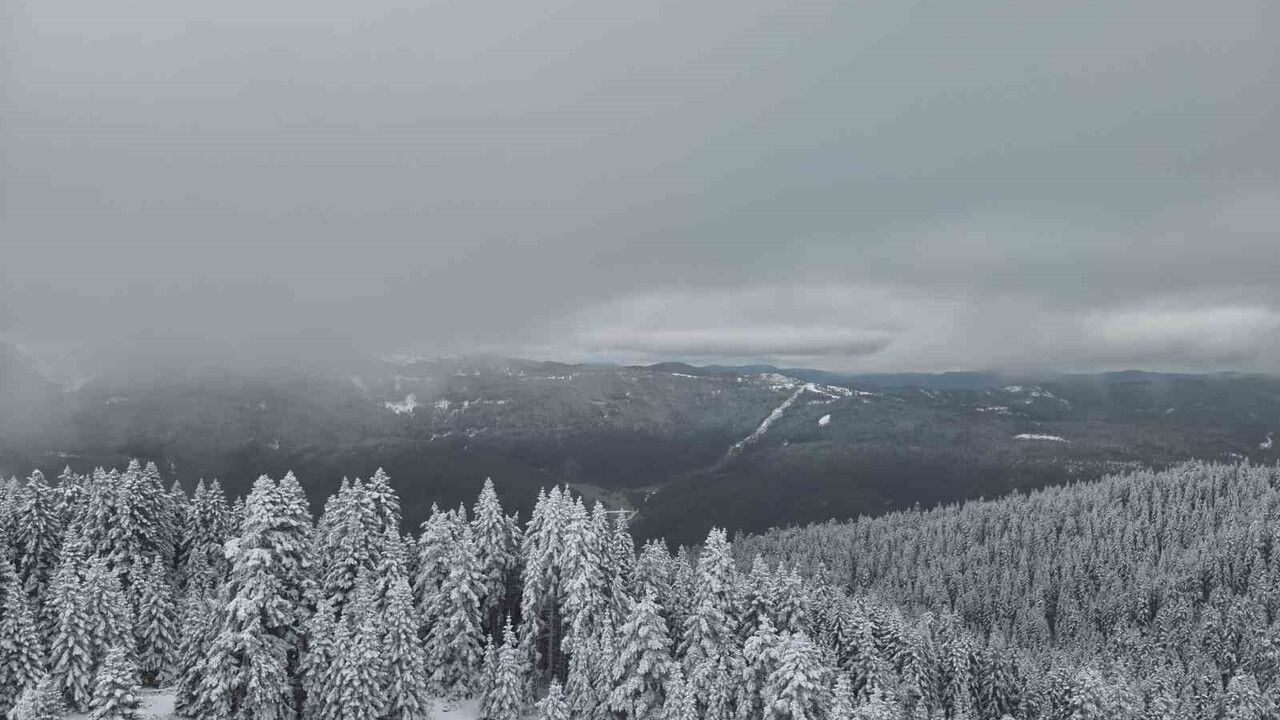 Ilgaz Dağı Karla Kaplandı: Havadan Görüntüler Kartpostallık Manzaralar Yansıtıyor