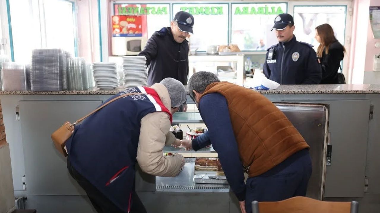 İncirliova'da yılbaşı öncesi unlu mamul ve alkol satış noktalarına denetim