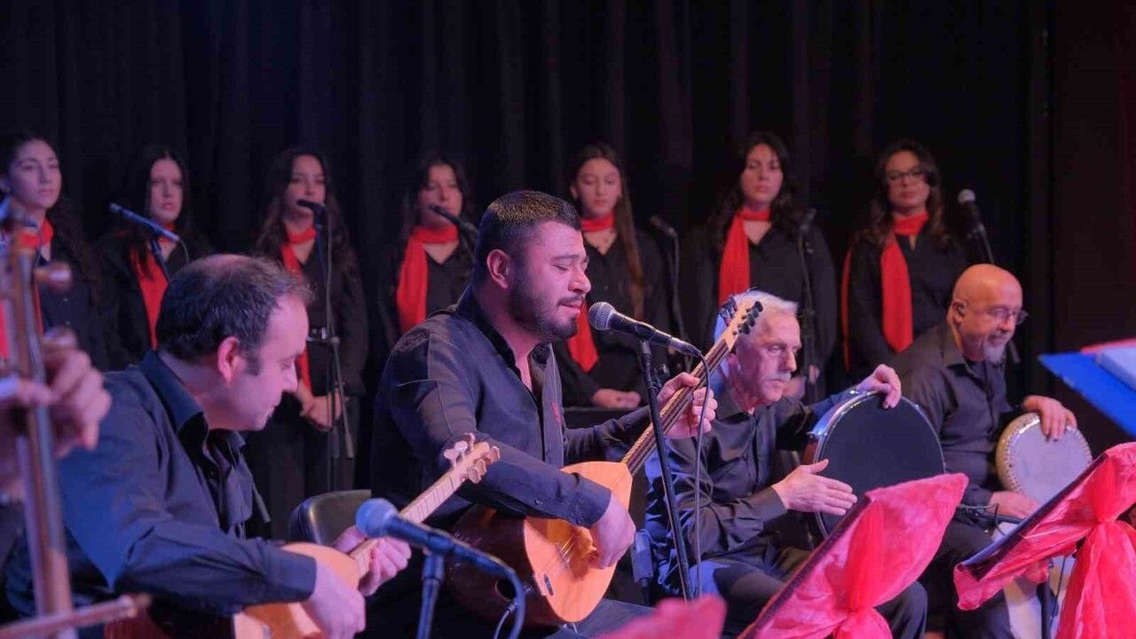 İnegöl Belediyesi THM Gençlik Korosu 'Türkülerle Anadolu' konseri