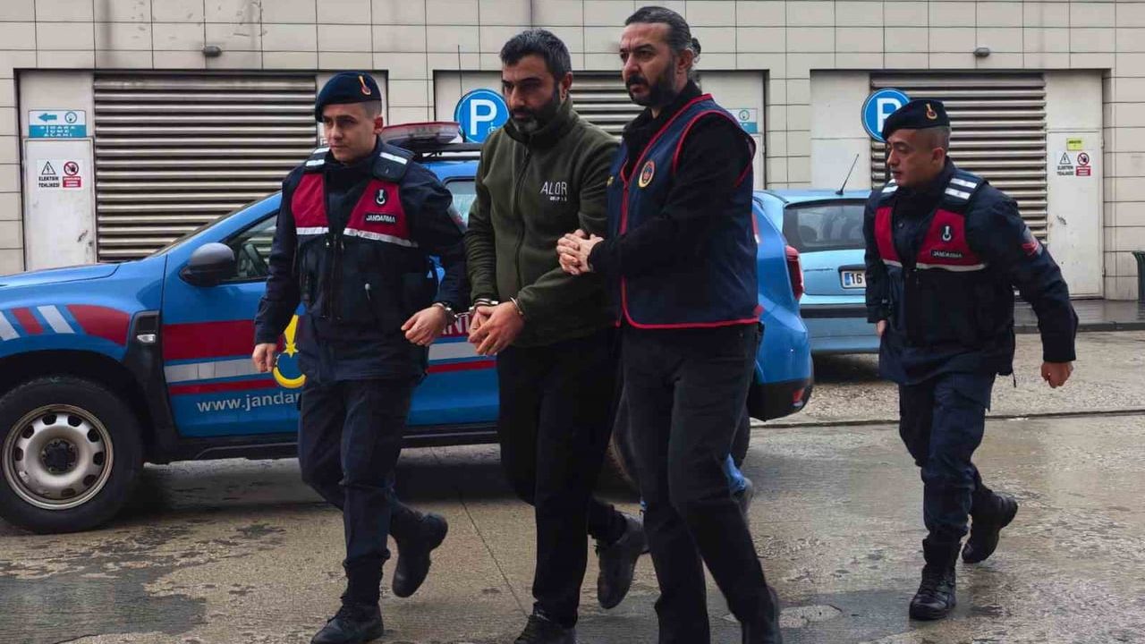 İnegöl'de 30 yıl hapisle aranan şüpheli bağ evinde yakalandı