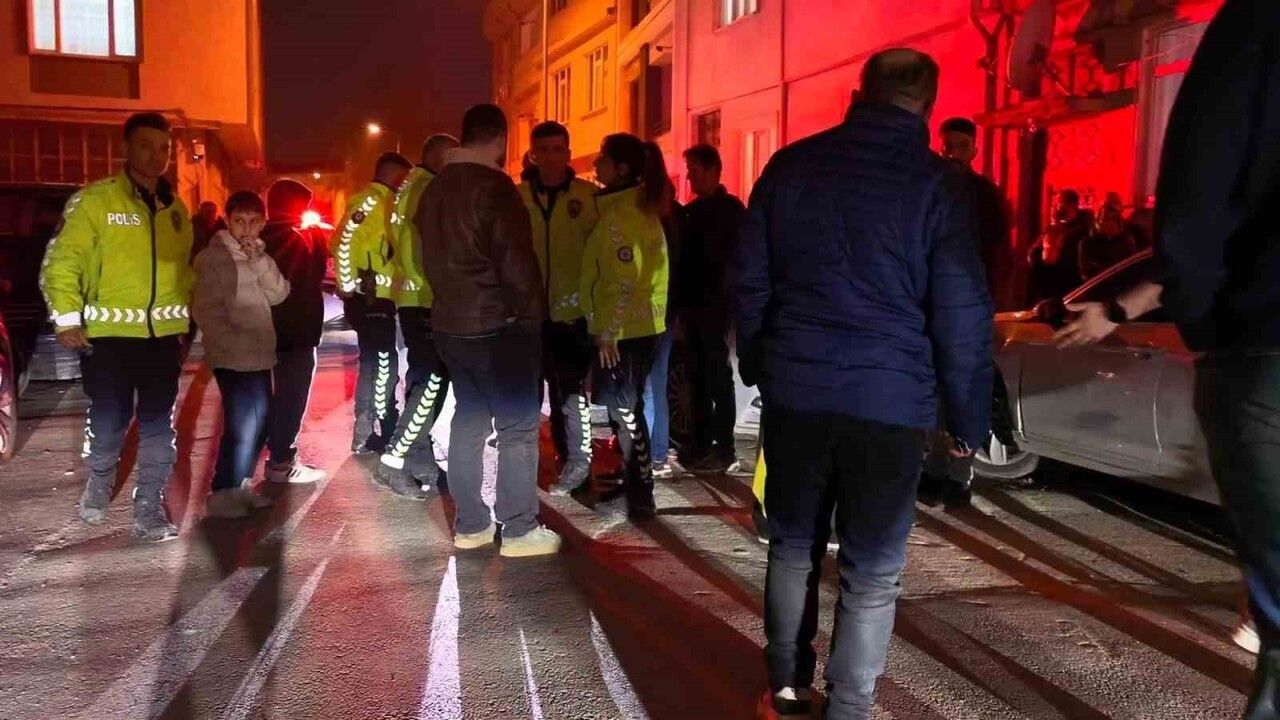 İnegöl'de 'dur' ihtarına uymayan 18 yaşındaki sürücü 5 km süren kovalamaca sonucu yakalandı