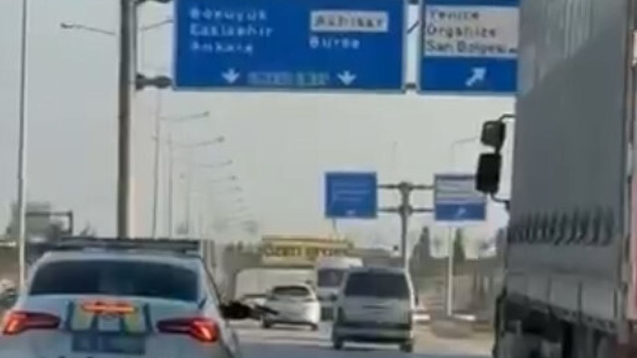 İnegöl'de dur ihtarına uymayan TIR, polis takibiyle silah doğrultularak durduruldu