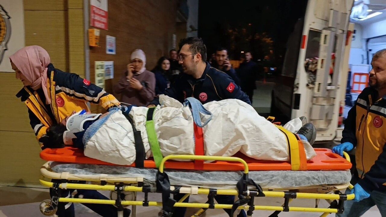 İnegöl'de marketin yük asansöründe sıkışan işçi ağır yaralandı