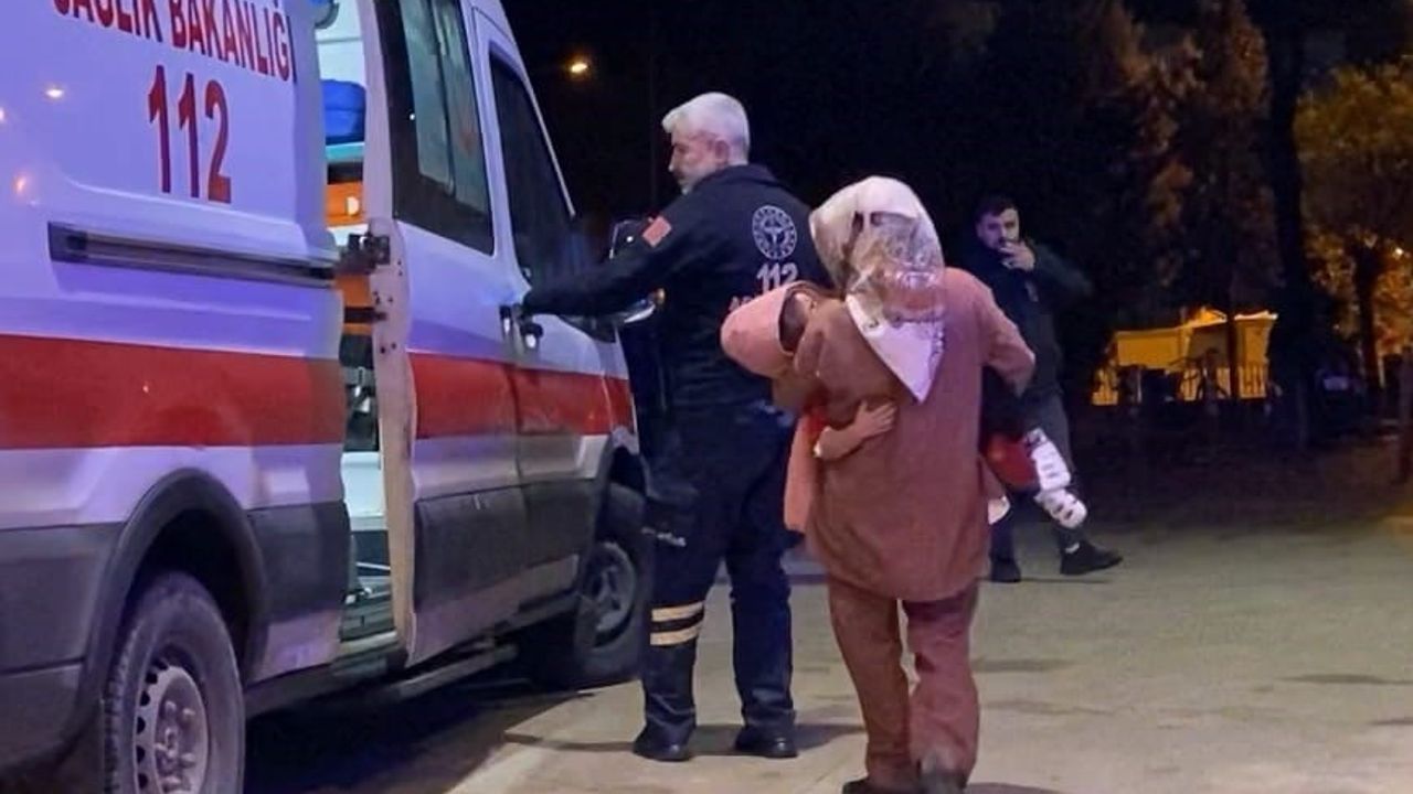 İnegöl'de şifonyer devrilmesi: 3 yaşındaki çocuk ağır yaralandı