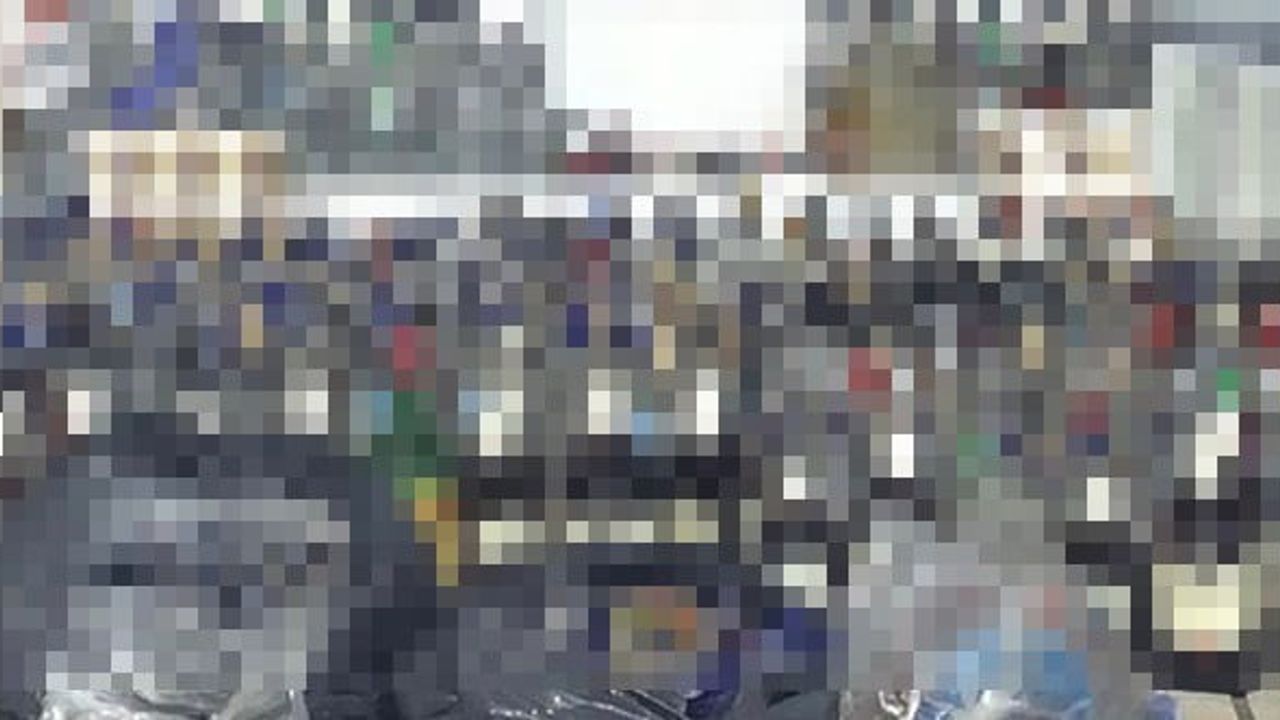 İnegöl’de yılbaşı öncesi düzenlenen operasyonda 500 bin TL değerinde kaçak alkol ve sigara ele geçirildi