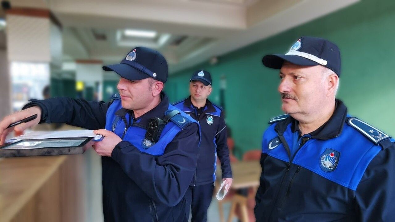 İnegöl'de Zabıta Müdürlüğü Dönercilerde Yoğun Denetim Gerçekleştiriyor