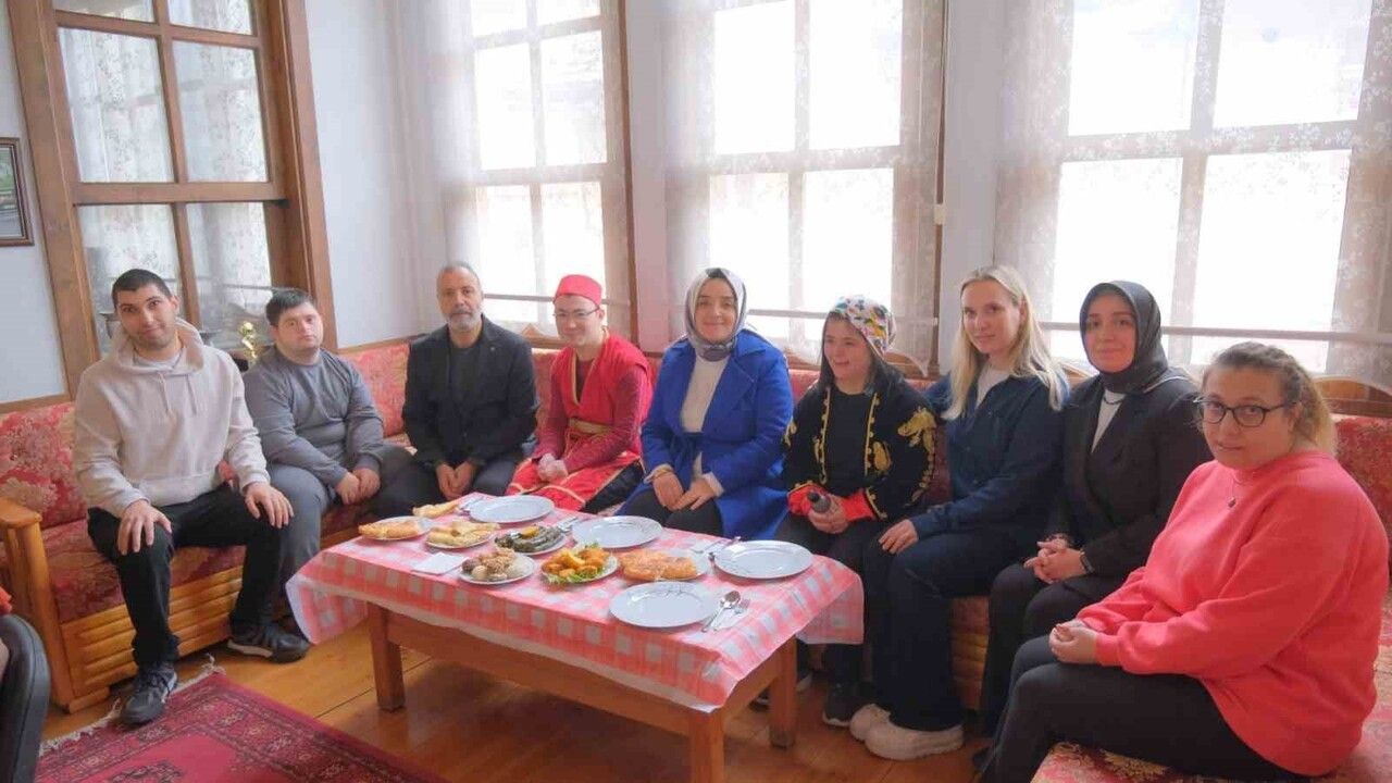 İnegöl Engelsiz Sosyal Yaşam Merkezi’nde Tutum, Yatırım ve Türk Malları Haftası Kutlandı