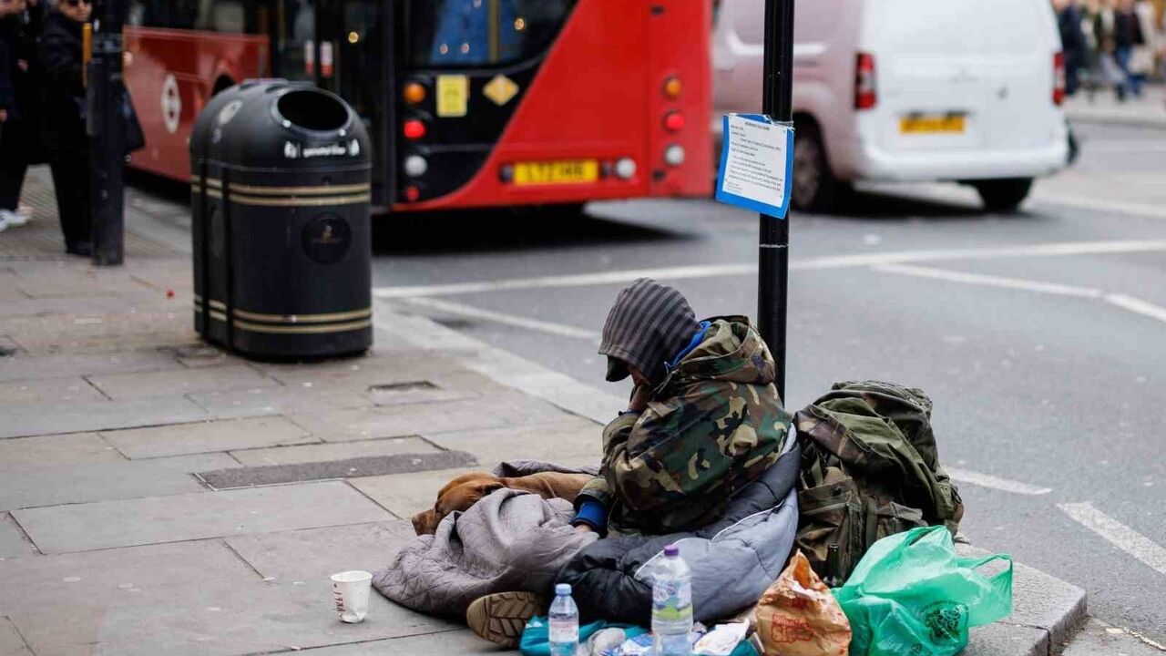 İngiltere'de 382 bin 618 Kişi Barınma Sorunu Yaşıyor; 175 Bini Çocuk