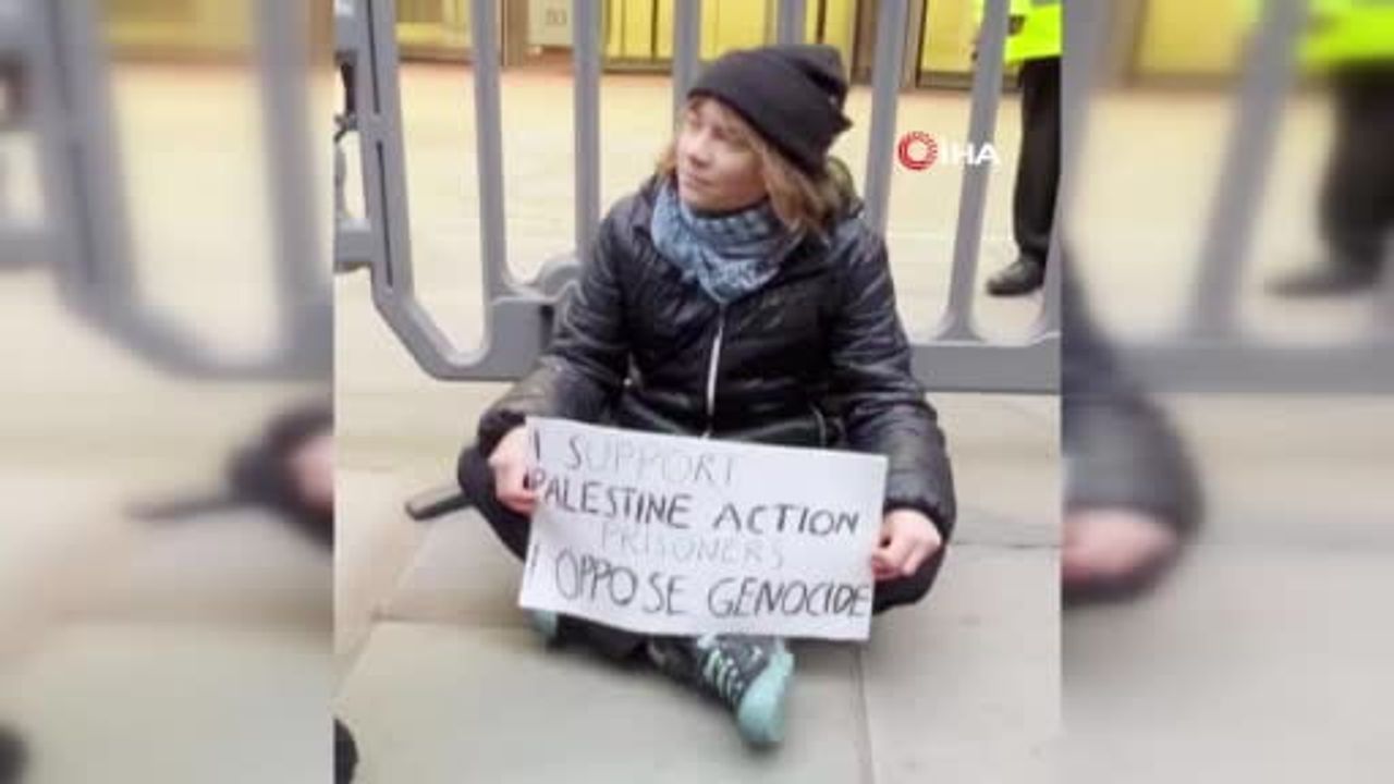 İngiltere'de Filistin yanlısı gösteride Greta Thunberg gözaltına alındı