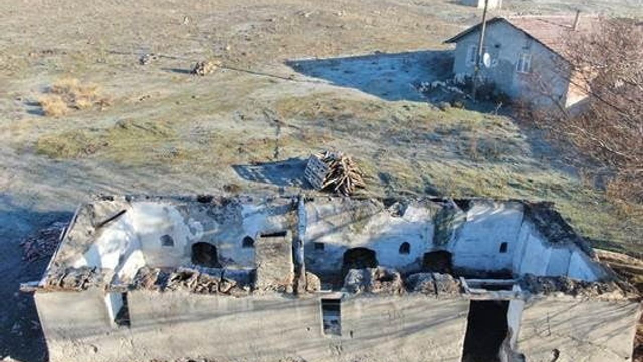 İnönü Belediyesi, Dutluca Mahallesi’nde mezarlık sundurması altyapısını tamamladı; çamaşırhane tadilatına başladı