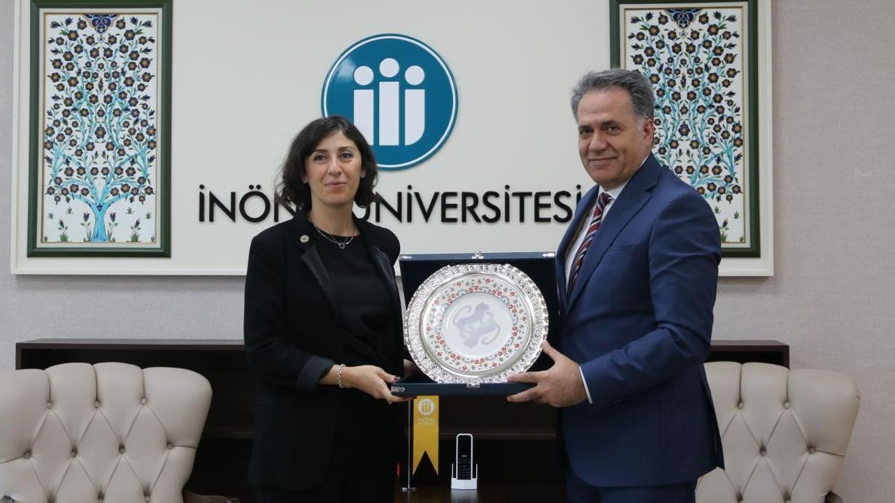İnönü Üniversitesi'nde Zeynep Bilgehan'dan Rektör Prof. Dr. Nusret Akpolat'a nezaket ziyareti