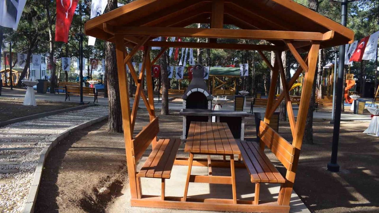 İskenderun'da 15 bin metrekarelik Orman Parkı açıldı