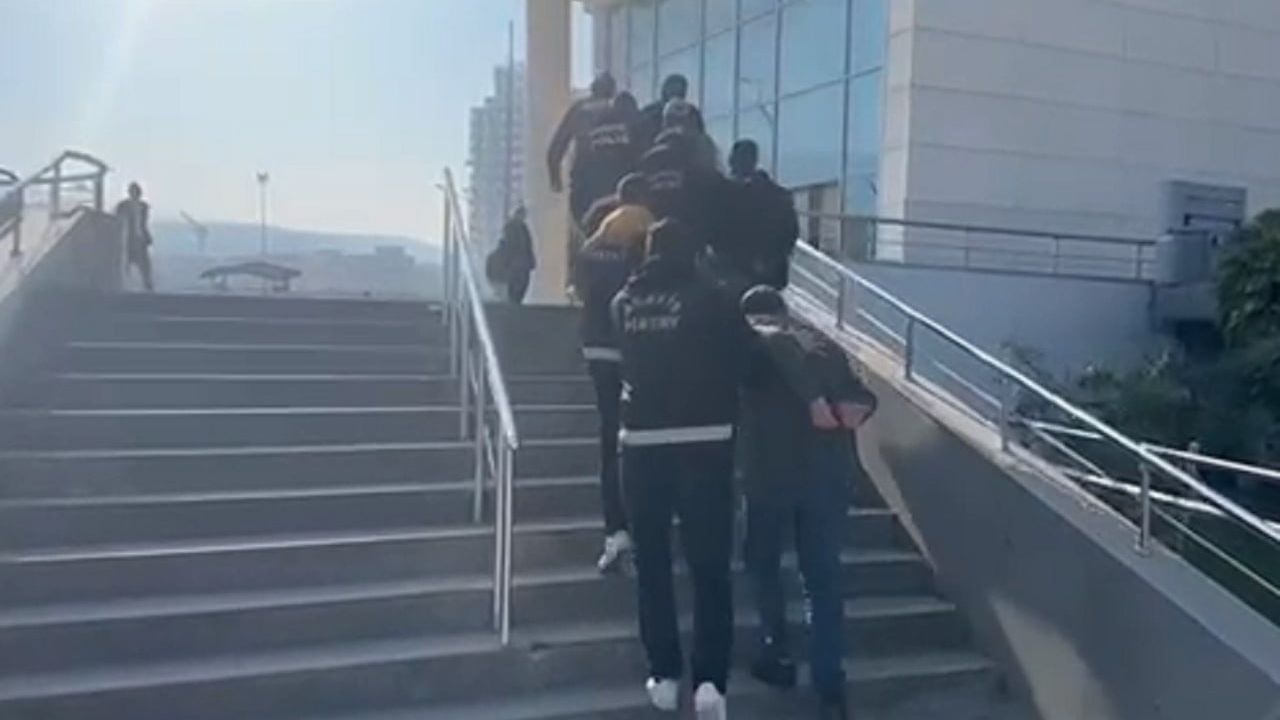İskenderun’da aranan 5 şüpheli yakalandı ve tutuklandı