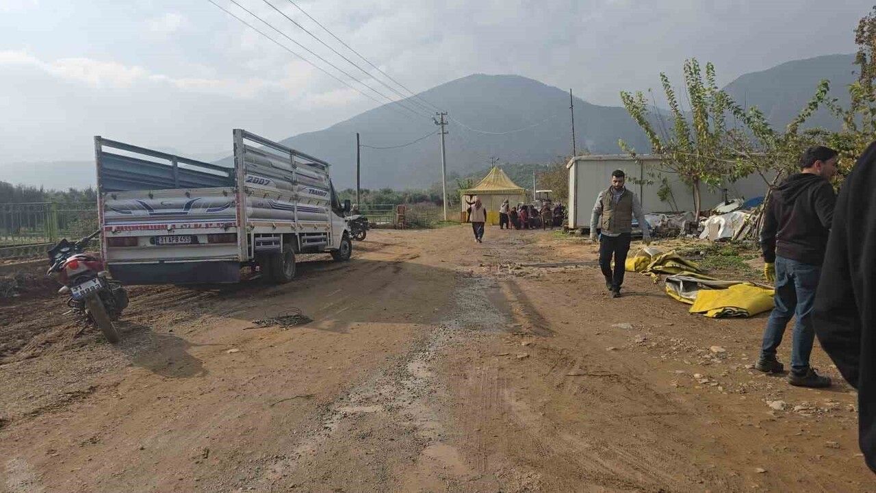 İslahiye'de eşi tarafından tüfekle vurulan 4 çocuk annesi hayatını kaybetti