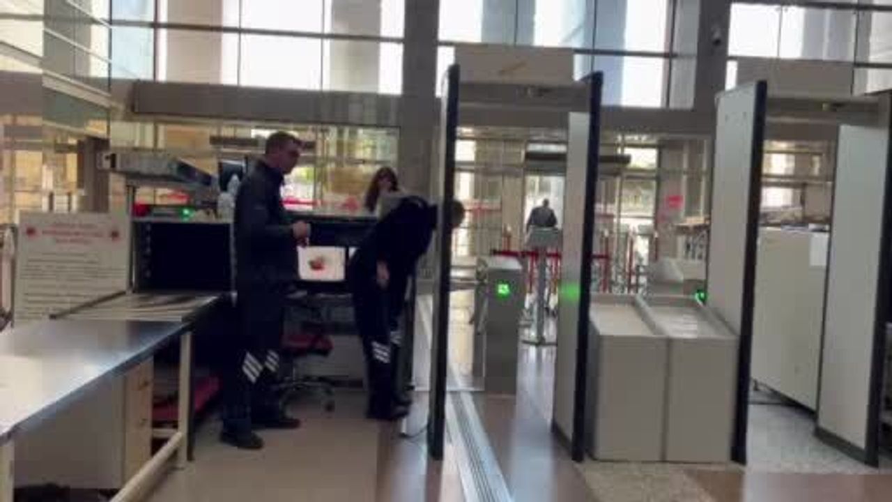 İstanbul Başsavcılığı'nın Uyuşturucu Soruşturması Kapsamında Gazeteci Ela Rümeysa Cebeci Çağlayan Adalet Sarayı'nda