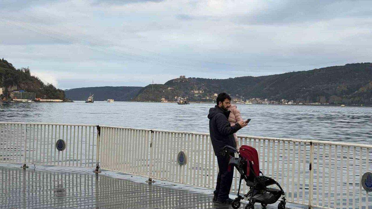İstanbul Boğazı'nda sağanak sonrası gökkuşağı Sarıyer sahilini süsledi