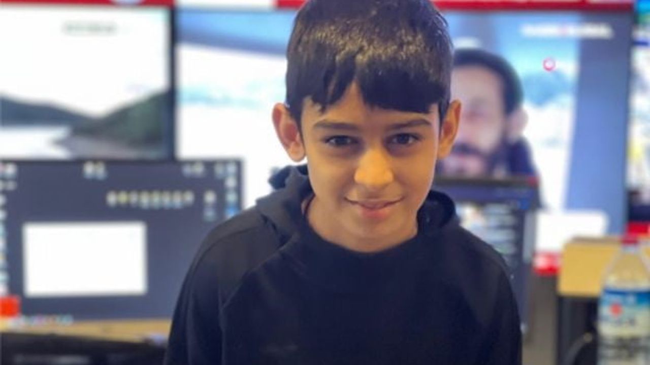 İstanbul'da ortaokul öğrencisinin Şu Dünyada Barış Olsa şiiri öğretmenlerden tam not aldı