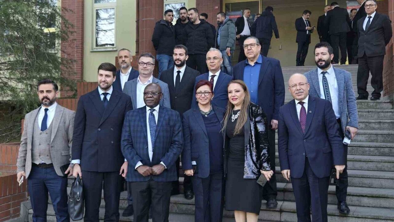 İstanbul'da World Bridges Zirvesi: Sağlık, Ticaret ve Diplomasi 70 Ülkeden Katılımcıyla Buluştu