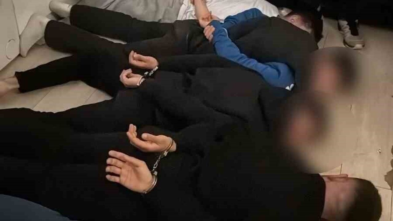 İstanbul'da yeni nesil suç örgütüne 4 operasyonda 25 gözaltı: 2 kadın tetikçi yakalandı