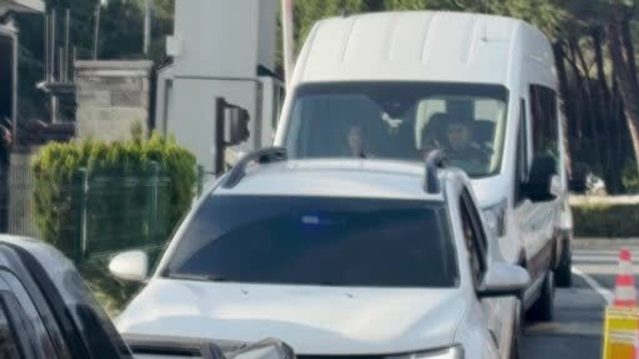 İstanbul'daki uyuşturucu soruşturmasında gözaltındaki ünlüler sağlık kontrolüne götürüldü