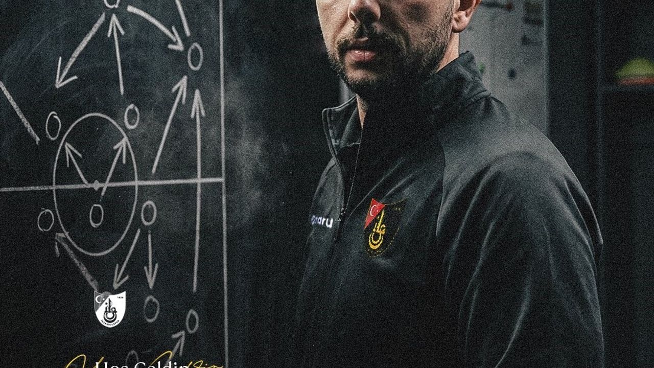 İstanbulspor, Barış Kanbak ile 5 yıllık teknik direktör sözleşmesi imzaladı