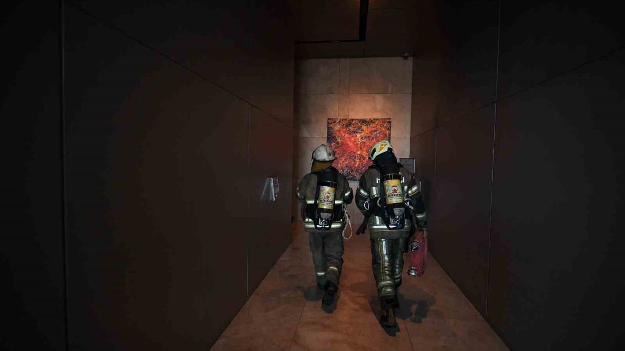 İzmir Bayraklı'da 47 Katlı Gökdelende Yangın ve Arama Kurtarma Tatbikatı