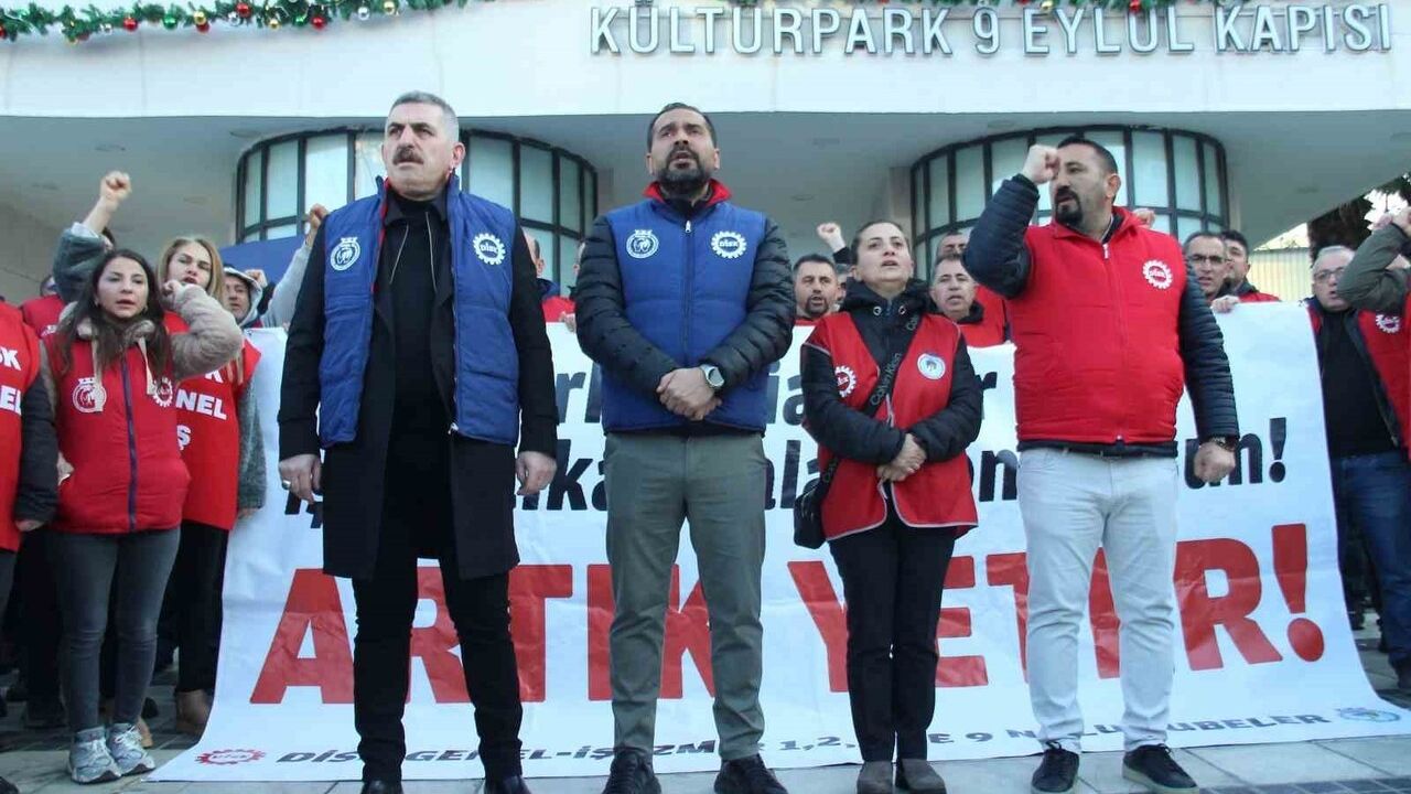 İzmir Büyükşehir işçilerinin eylemi beşinci gününde: Kritik görüşme bugün 13.00'te