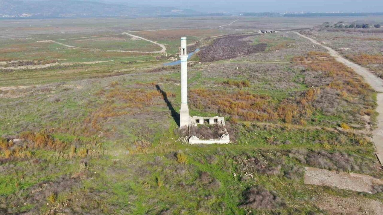 İzmir'de baraj dolulukları kritik seviyeye indi; 13 ilçede günlük su kesintisi uygulaması başlatıldı
