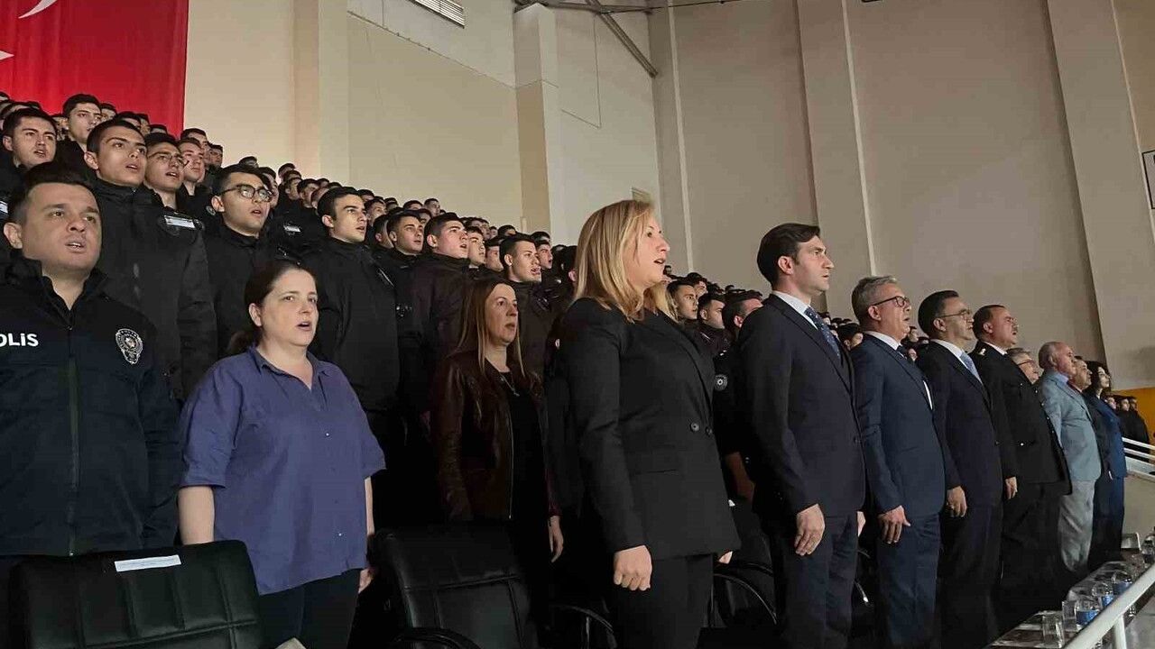 İzmir'de 'Köklü Gelenekten Modern Geleceğe' Aile Çalıştayı düzenlendi