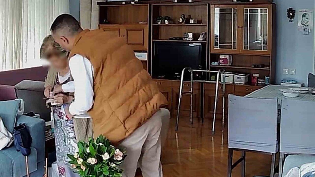 İzmir’de ‘manda yoğurdu’ bahanesiyle tırnakçılık: Yaşlı kadınların paraları çalındı, şüpheli kamerada tespit edilip yakalandı