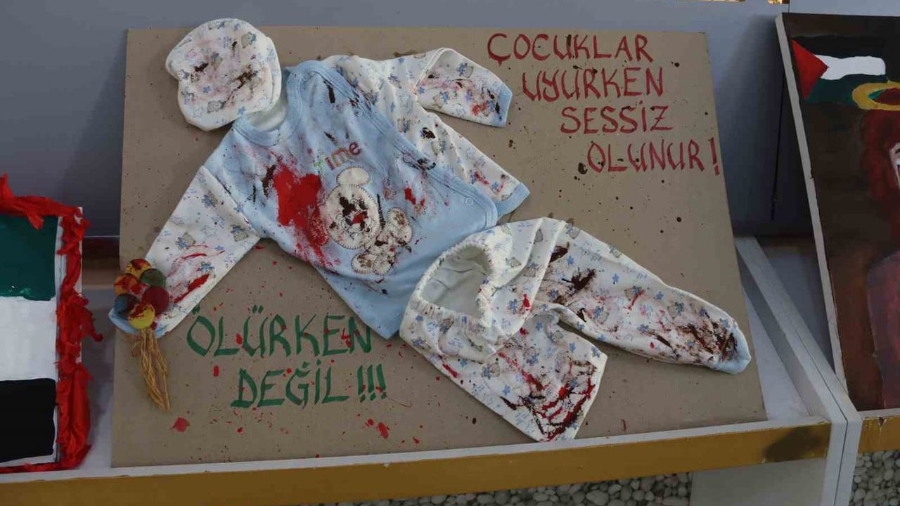 İzmir'de 'Ruhumun Ruhu Reem' ile 23 Aralık Dünya Şehit Çocuklar Günü anıldı