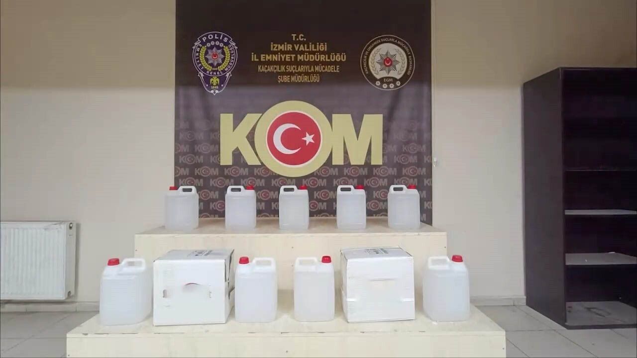 İzmir’de yılbaşı öncesi sahte içki operasyonları: 68 baskında 86 şüpheli, tonlarca kaçak ürün ele geçirildi